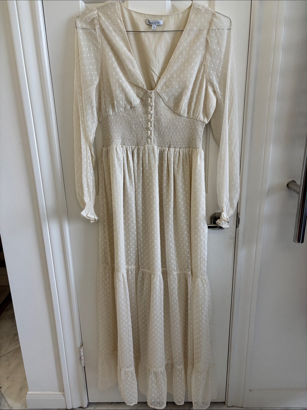 Patrons of Peace Altura Dress
Maxi Coquette Milkmaid
Tiered Cream Swiss Dot